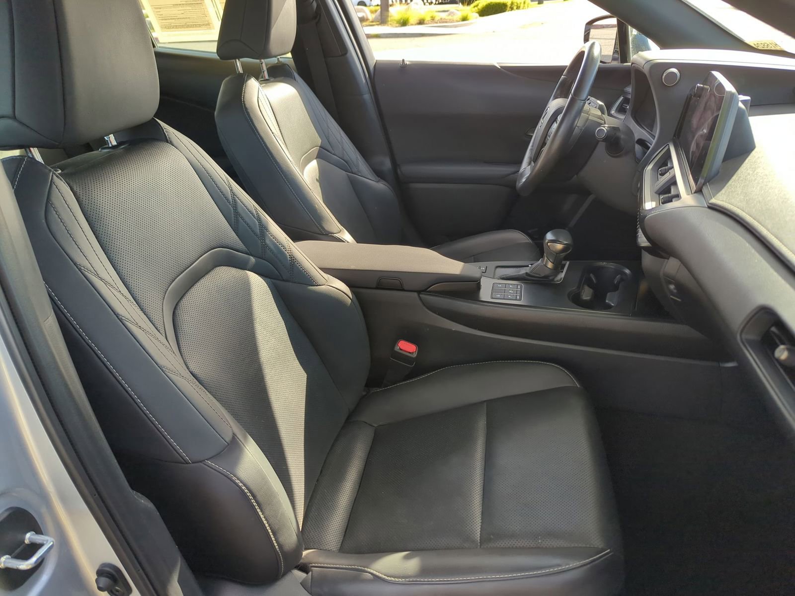 Used 2023 Lexus UX 250h F Sport image 19