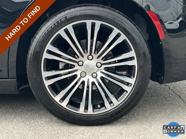 Certified 2022 Chrysler 300 S w/ Comfort Group RWD image 12