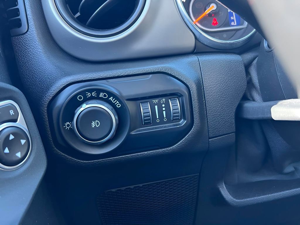 Used 2020 Jeep Wrangler Unlimited Willys image 28