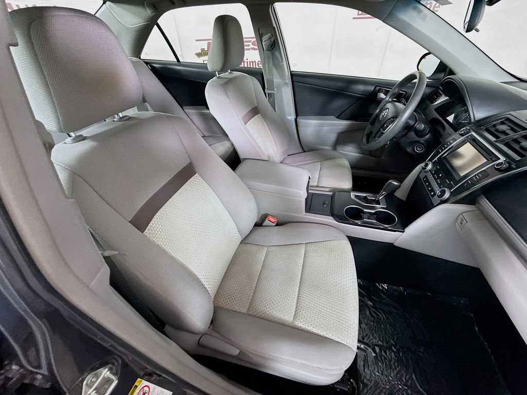 Used 2014 Toyota Camry LE FWD image 28