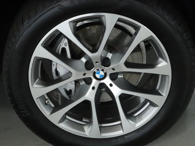 Certified 2025 BMW X5 xDrive40i w/ Premium Package image 10