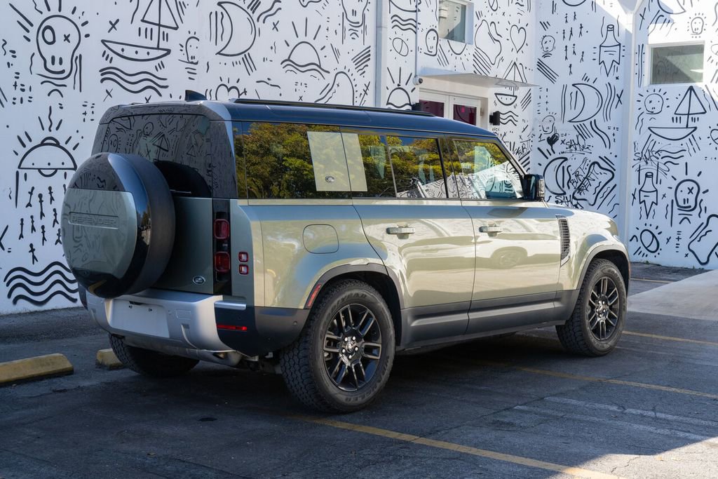 Used 2023 Land Rover Defender 110 SE image 5
