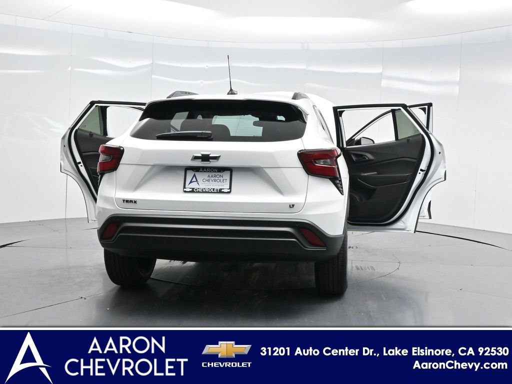 New 2026 Chevrolet Trax LT w/ Driver Confidence Package FWD image 44
