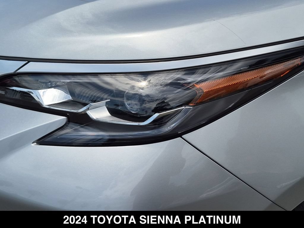 Used 2024 Toyota Sienna Platinum FWD image 10