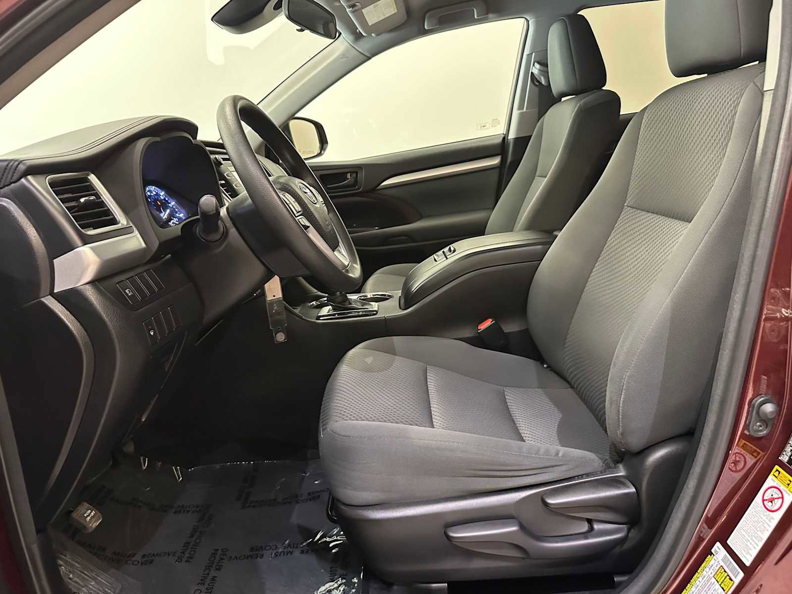 Used 2018 Toyota Highlander LE image 20