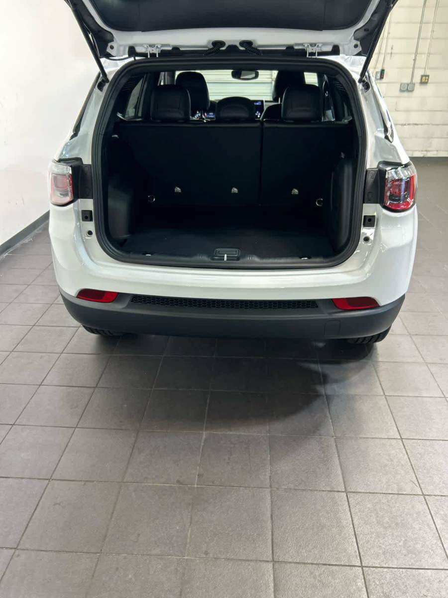New 2026 Jeep Compass Latitude AWD/4WD image 11