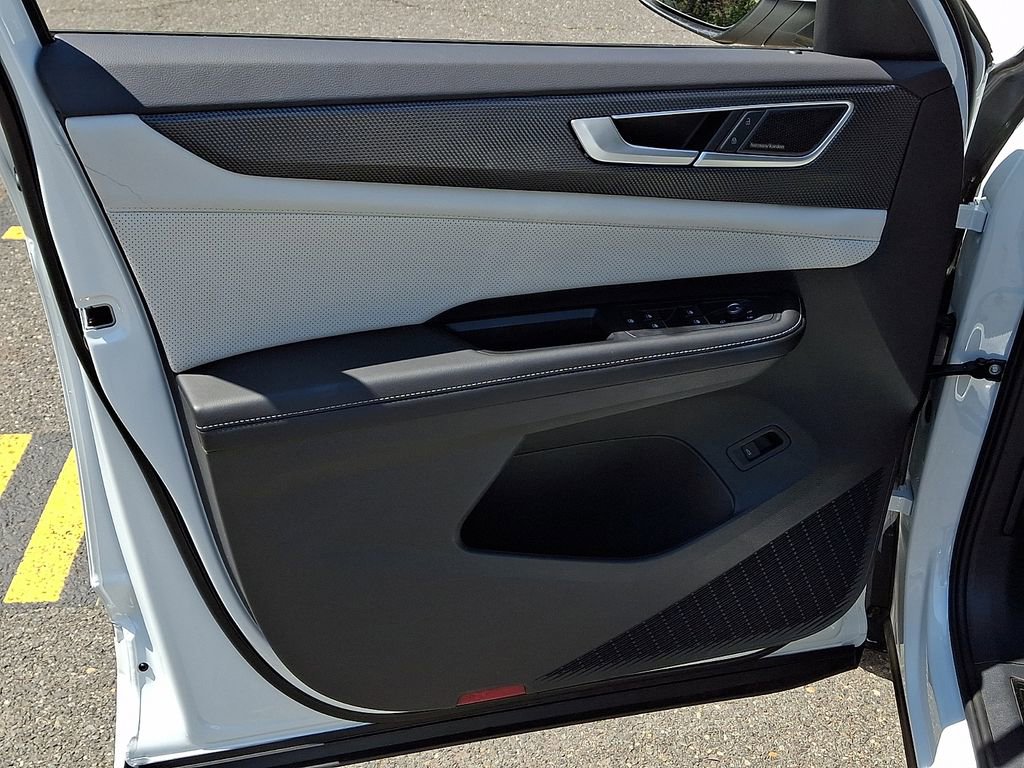 Certified 2025 Volkswagen Atlas Cross Sport SEL Premium R-Line AWD/4WD image 12