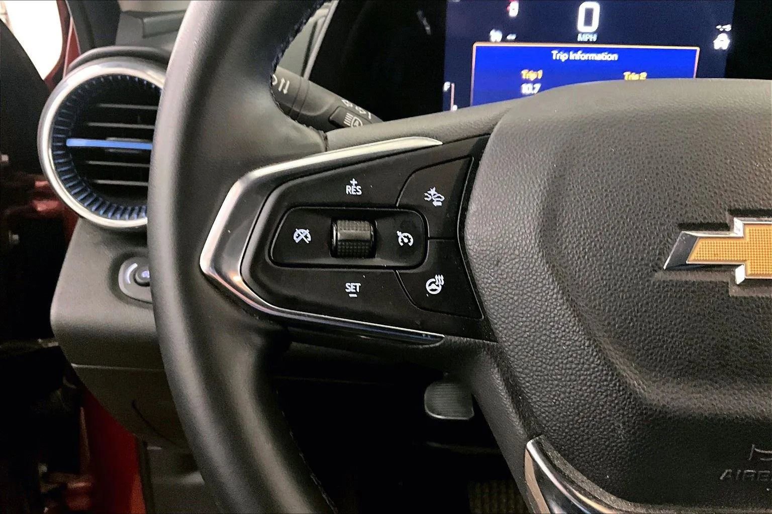 Used 2024 Chevrolet Trax LT w/ LT Convenience Package image 17