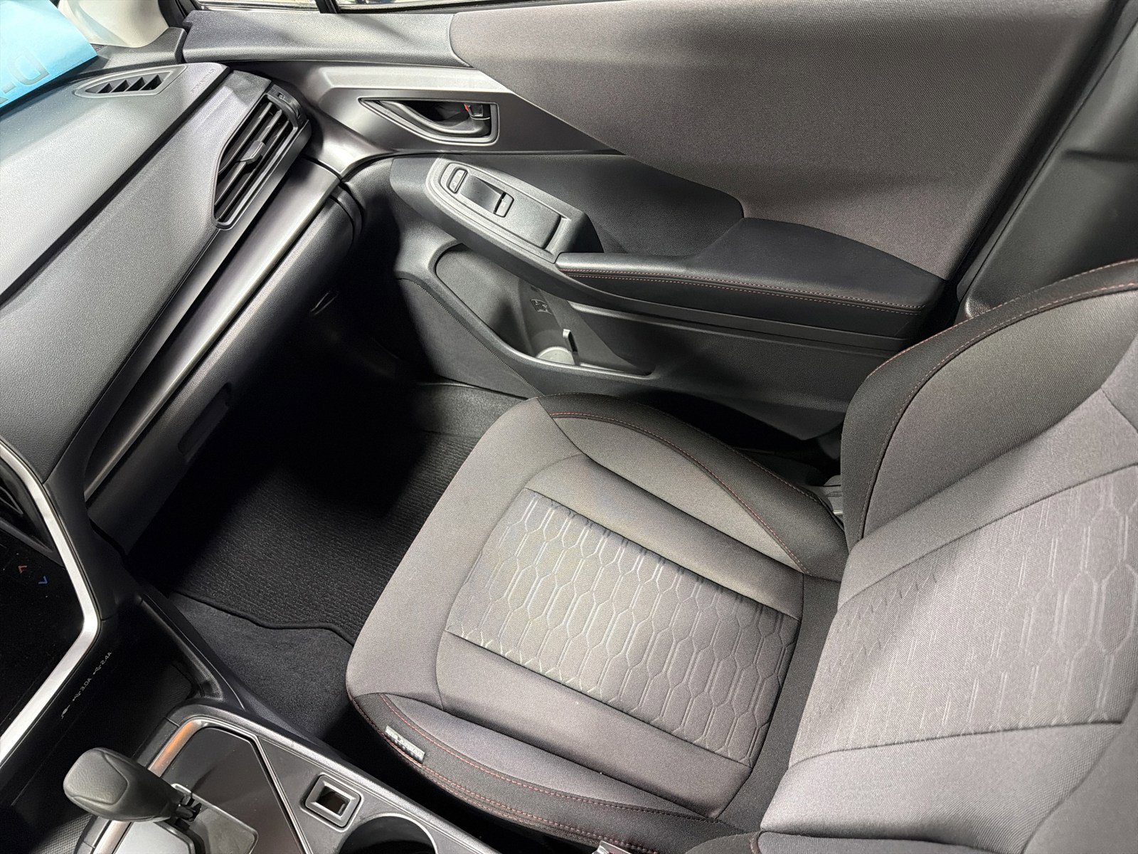 Used 2025 Subaru Impreza 2.0i Sport image 11