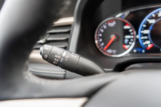 Used 2023 GMC Acadia Denali w/ Black Diamond Edition image 29