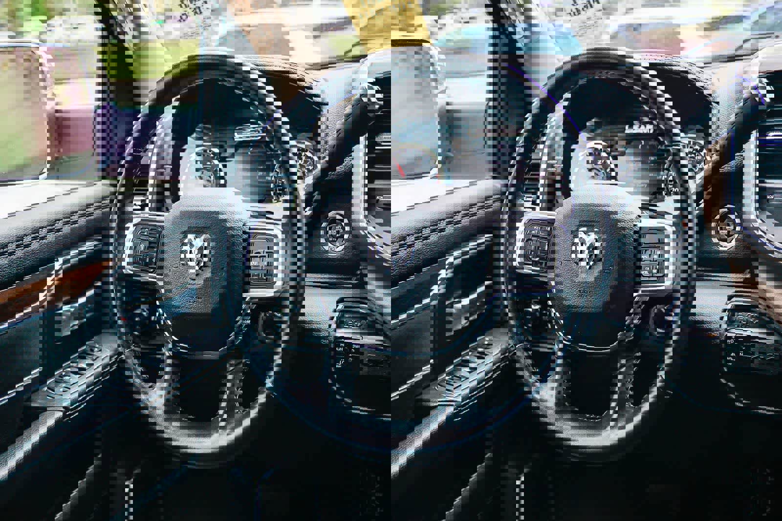 Used 2022 RAM 2500 Laramie AWD/4WD image 15