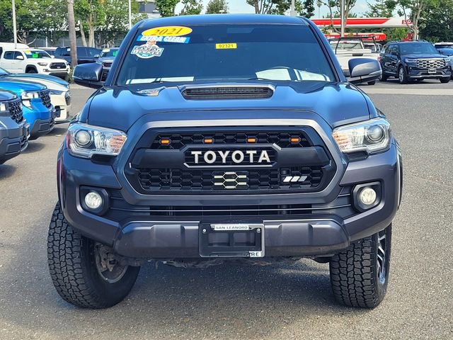 Used 2021 Toyota Tacoma TRD Sport w/ Technology Package RWD image 2