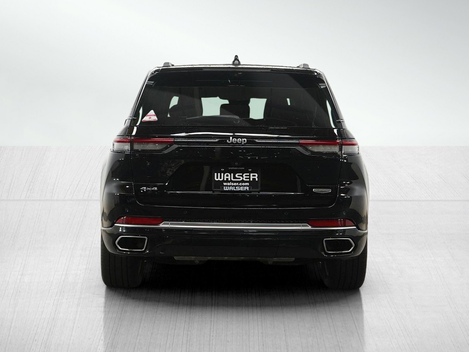 Used 2023 Jeep Grand Cherokee Summit w/ Adv Protech Group IV AWD/4WD image 4