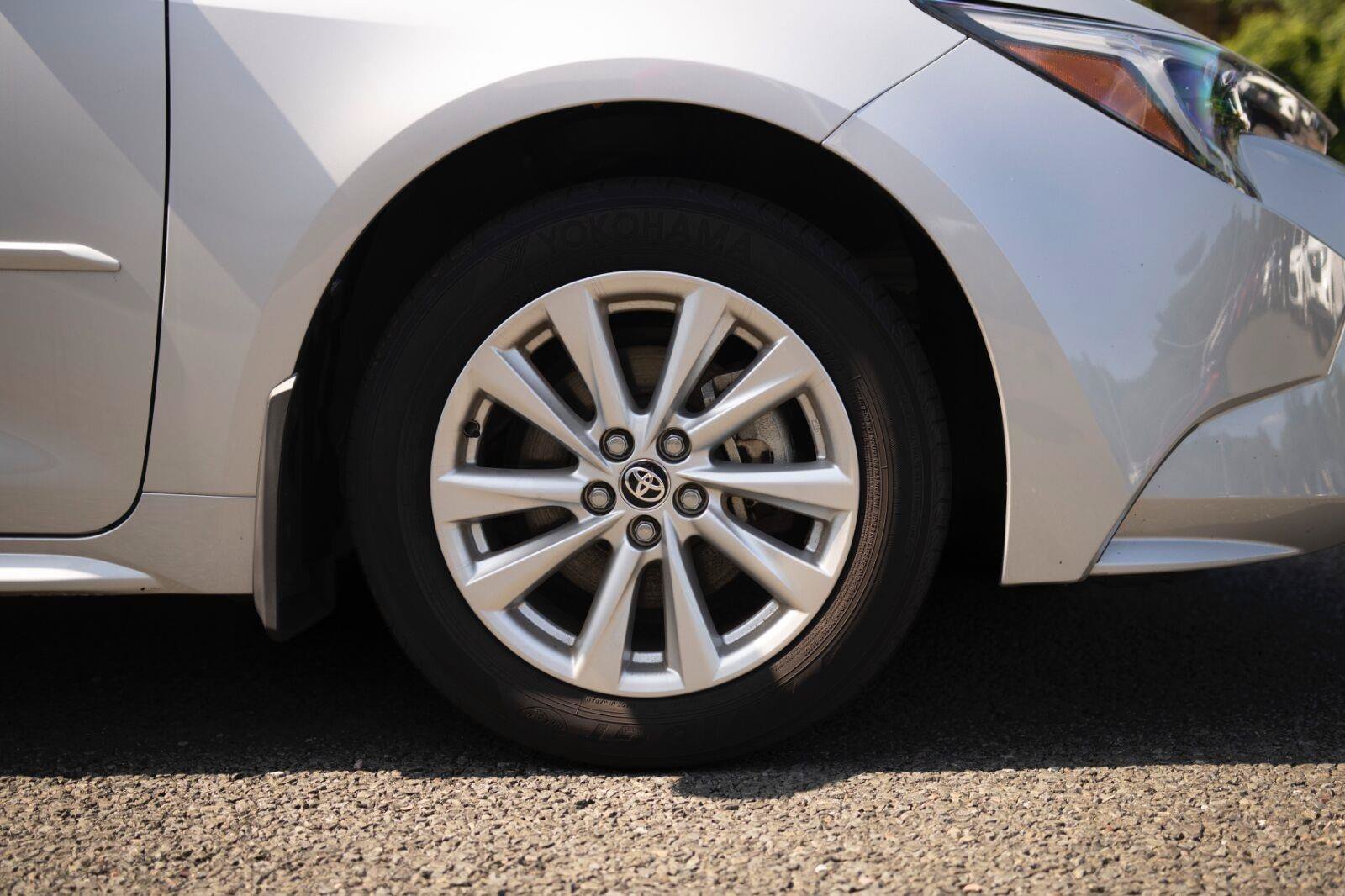 Used 2024 Toyota Corolla LE w/ LE Convenience Package AWD/4WD image 25