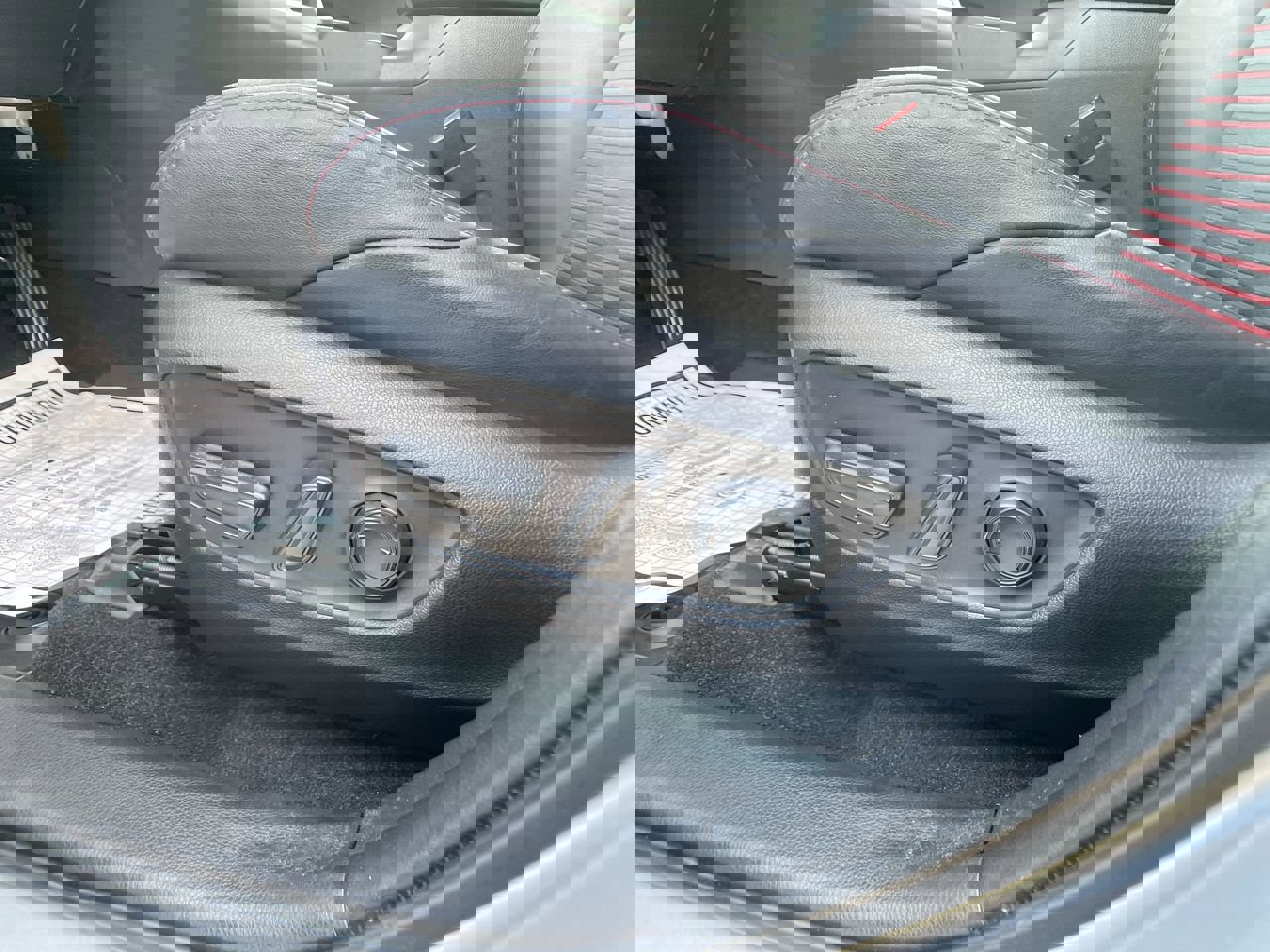 Used 2022 Toyota RAV4 XSE w/ Weather Package image 13