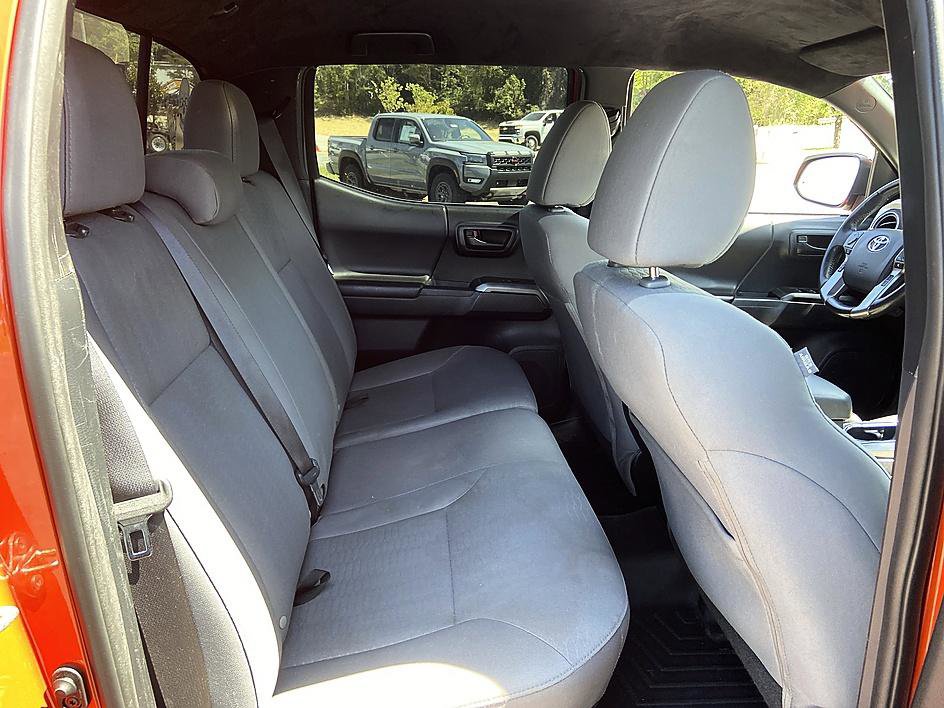Used 2018 Toyota Tacoma SR5 RWD image 18