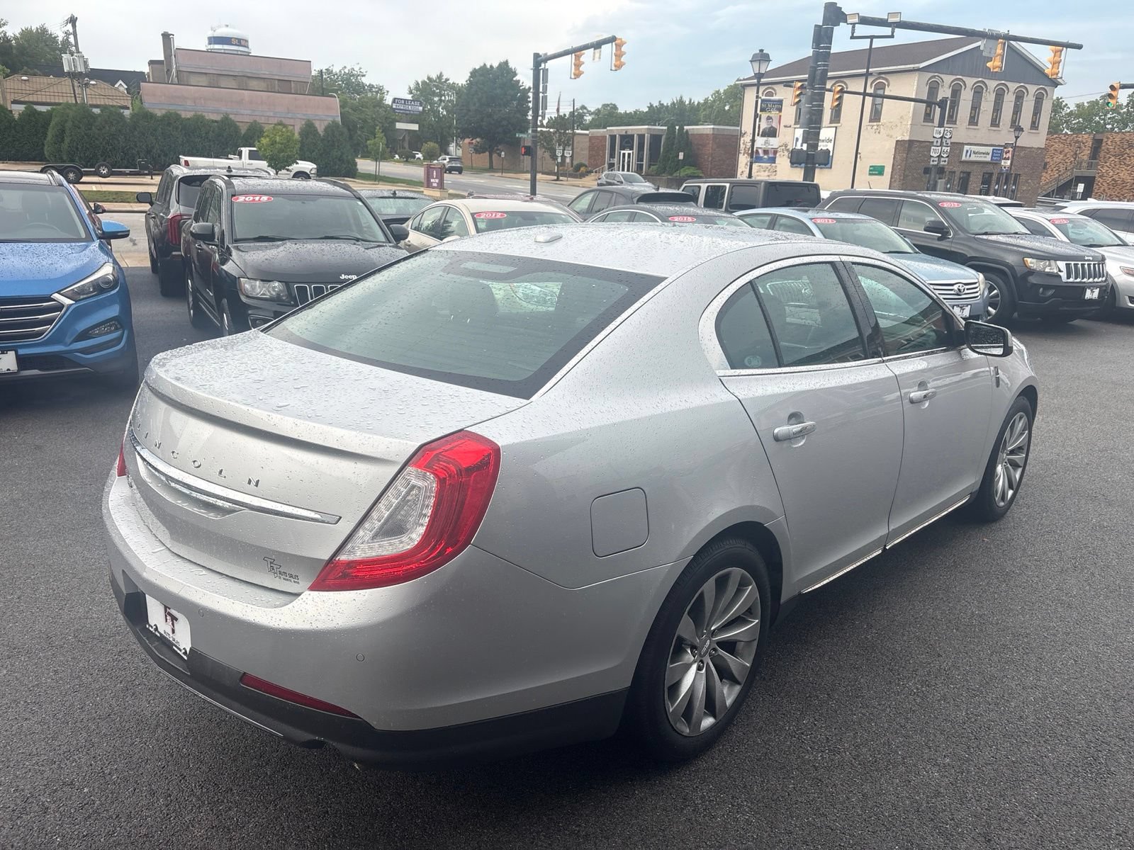 Used 2015 Lincoln MKS AWD w/ Equipment Group 101A image 5