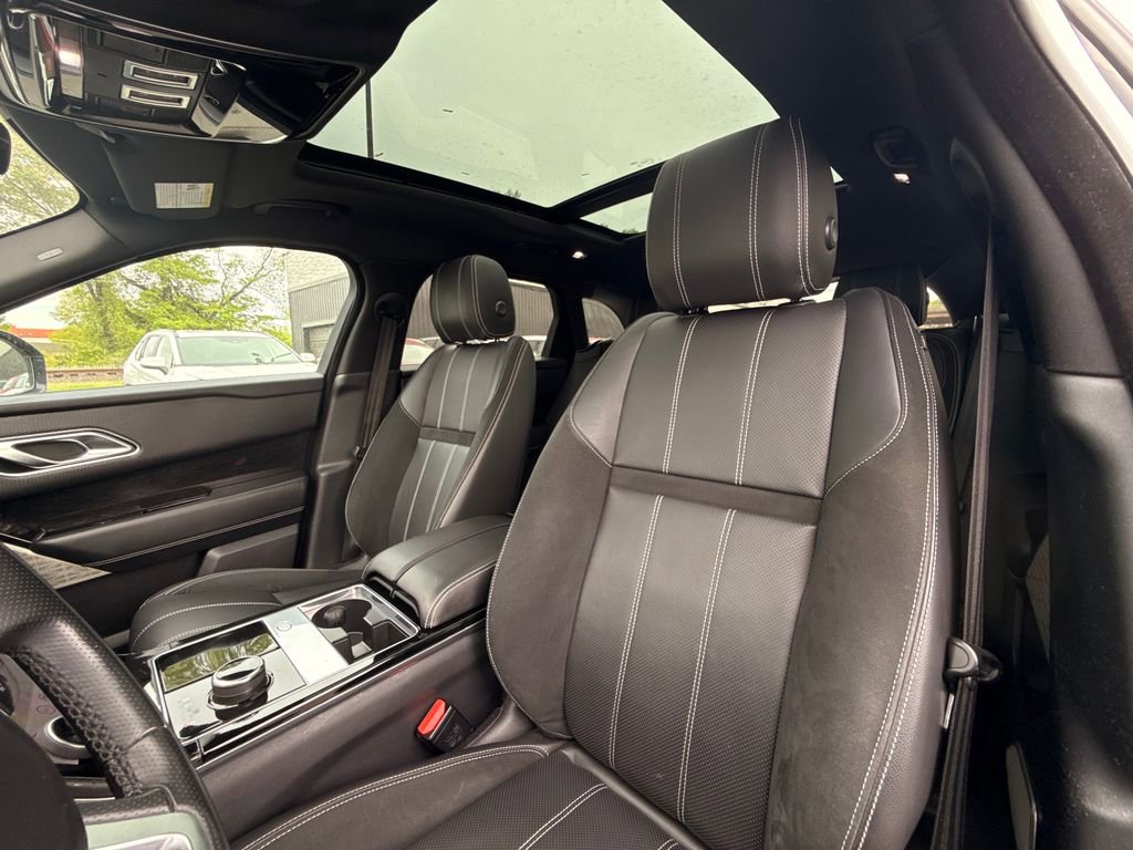 Used 2019 Land Rover Range Rover Velar R-Dynamic SE AWD/4WD image 25