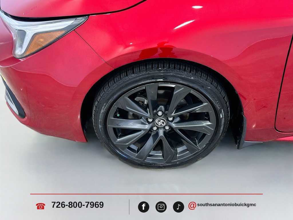 Used 2025 Toyota Corolla XSE FWD image 30