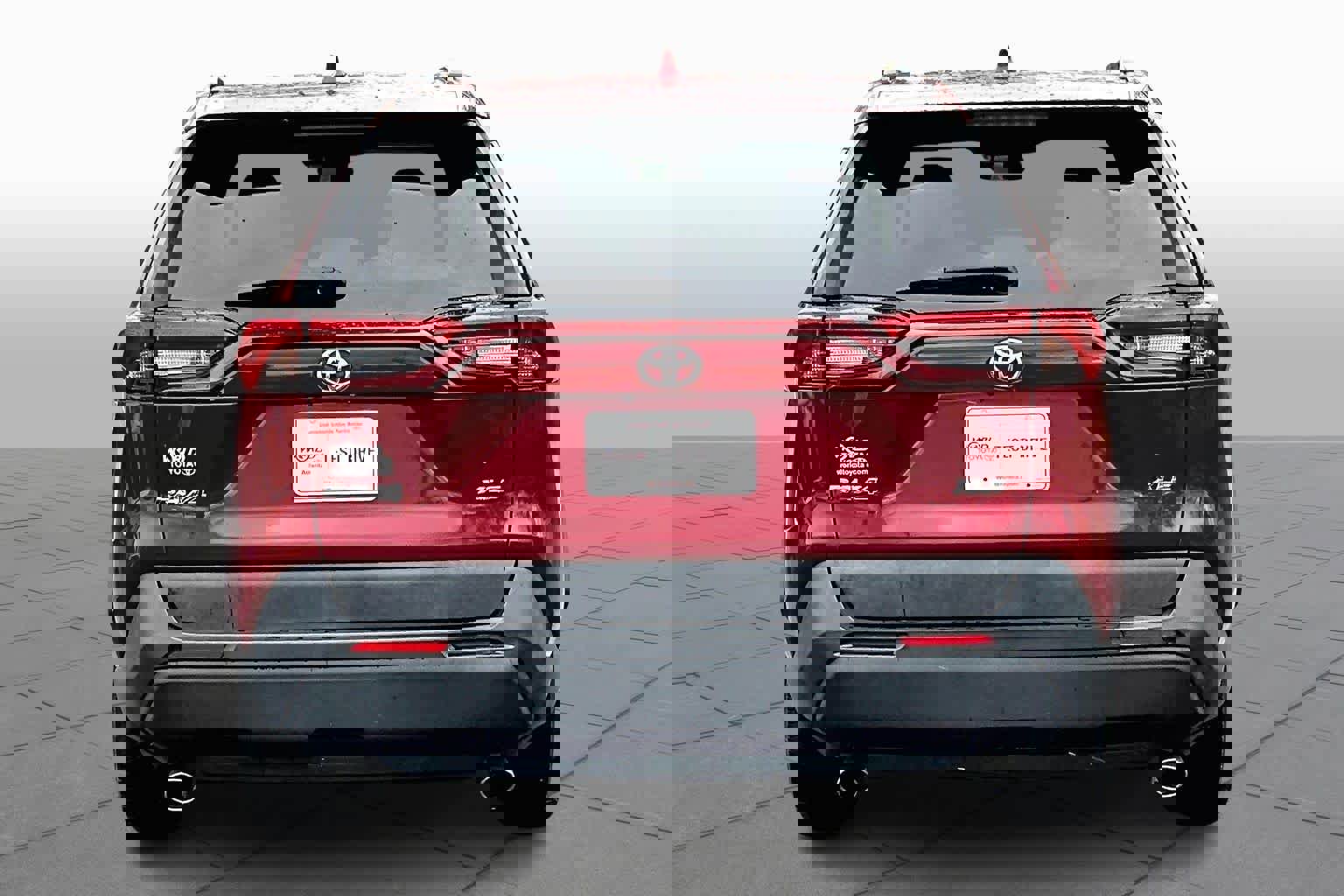 Used 2020 Toyota RAV4 XLE image 5