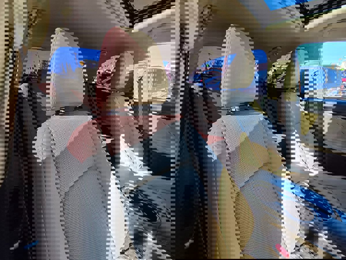 Used 2019 Lexus IS 300 w/ Navigation Package image 11