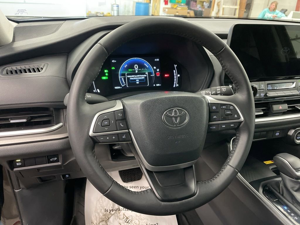 Used 2025 Toyota Grand Highlander AWD Hybrid image 15