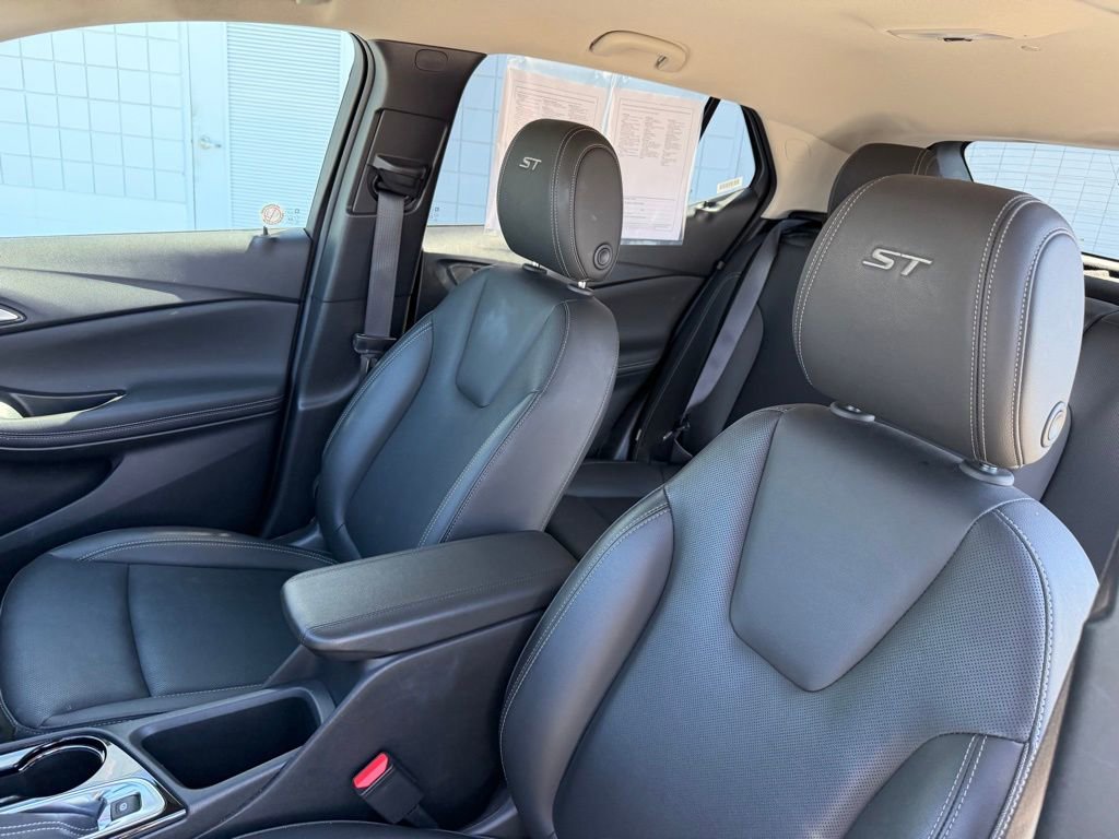 Used 2024 Buick Encore GX Sport Touring w/ Comfort Package image 18