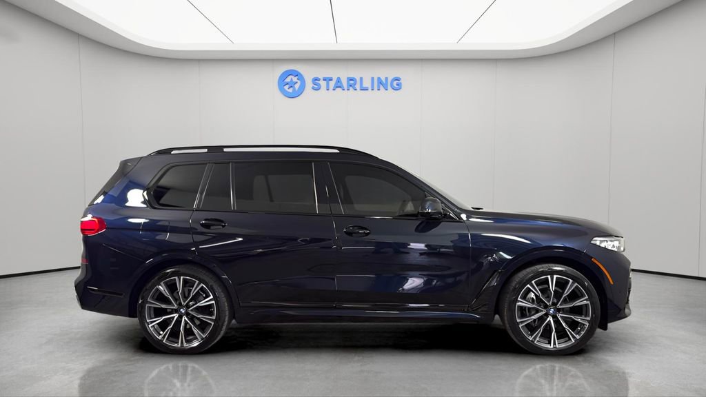 Used 2021 BMW X7 xDrive40i w/ M Sport Package AWD/4WD image 11
