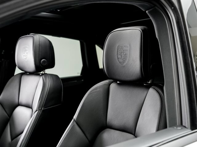 Certified 2026 Porsche Macan AWD/4WD image 10