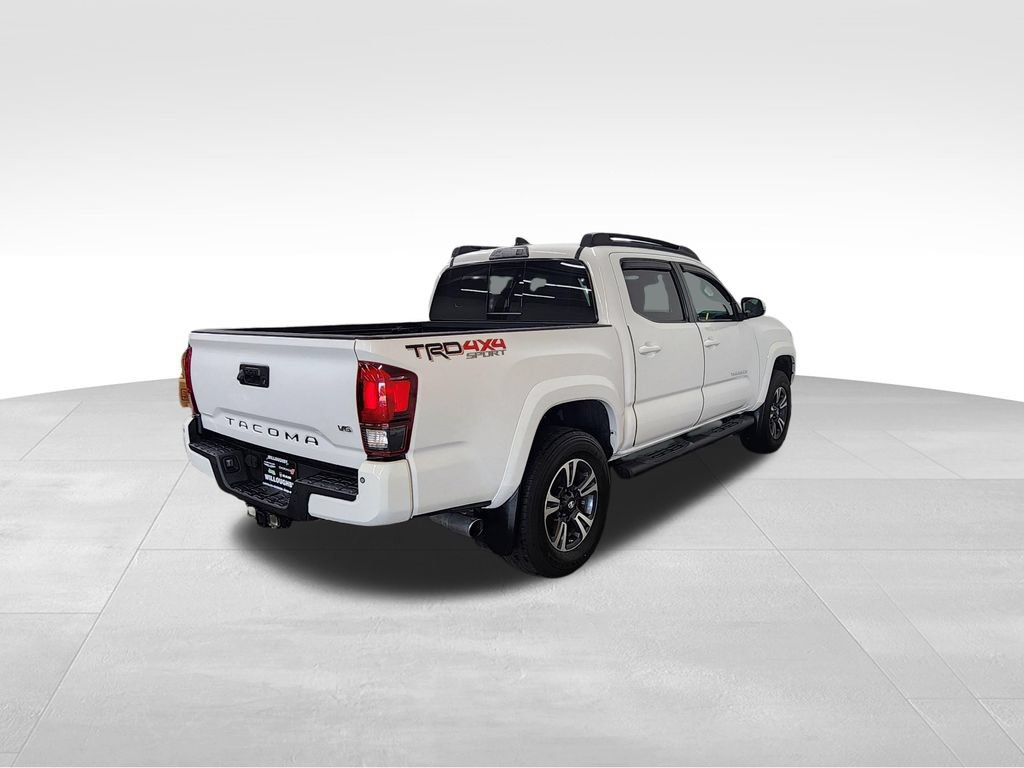 Used 2018 Toyota Tacoma TRD Sport w/ Exterior Package AWD/4WD image 8