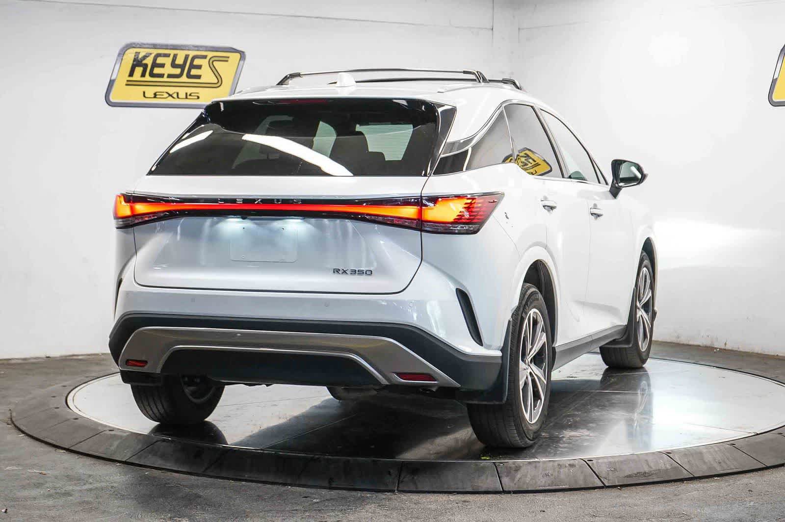 Used 2023 Lexus RX 350 Premium FWD image 4