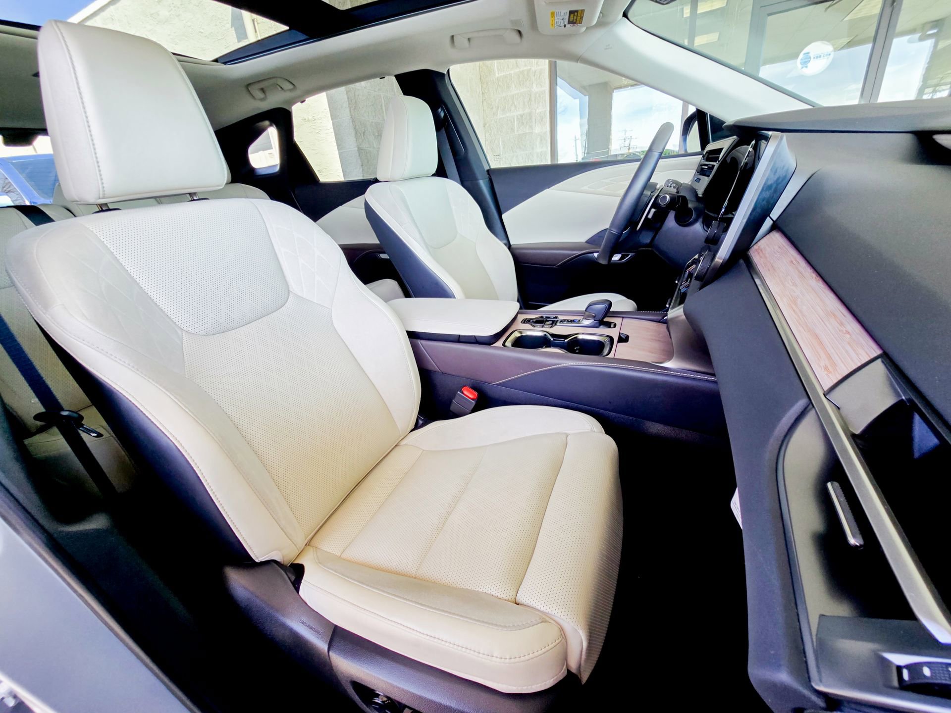 Used 2024 Lexus RX 350 AWD w/ Convenience Package image 29