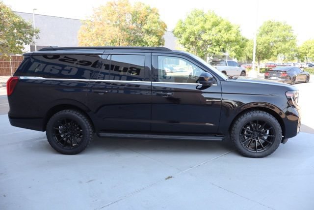 Used 2025 Ford Expedition Max Active AWD/4WD image 5