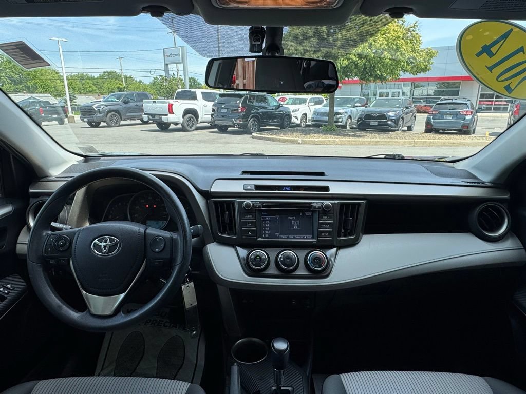 Used 2014 Toyota RAV4 LE AWD/4WD image 5