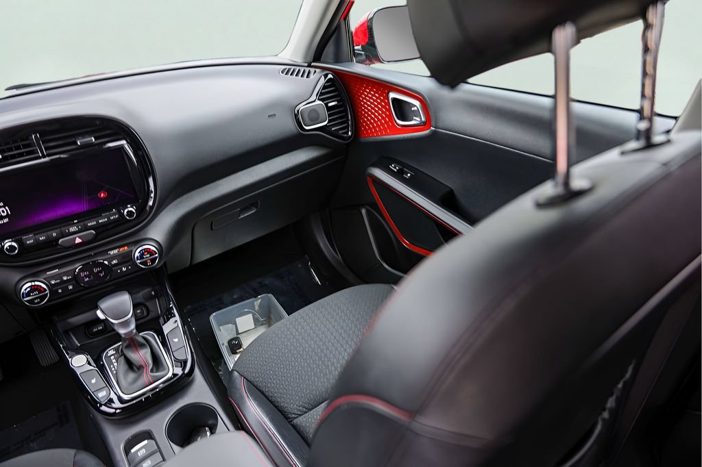 Used 2024 Kia Soul GT-Line w/ Option Group 020 FWD image 30