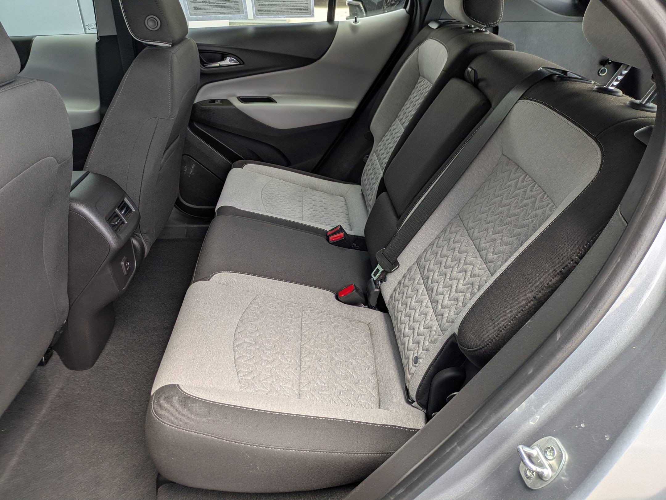 Used 2023 Chevrolet Equinox LS image 24