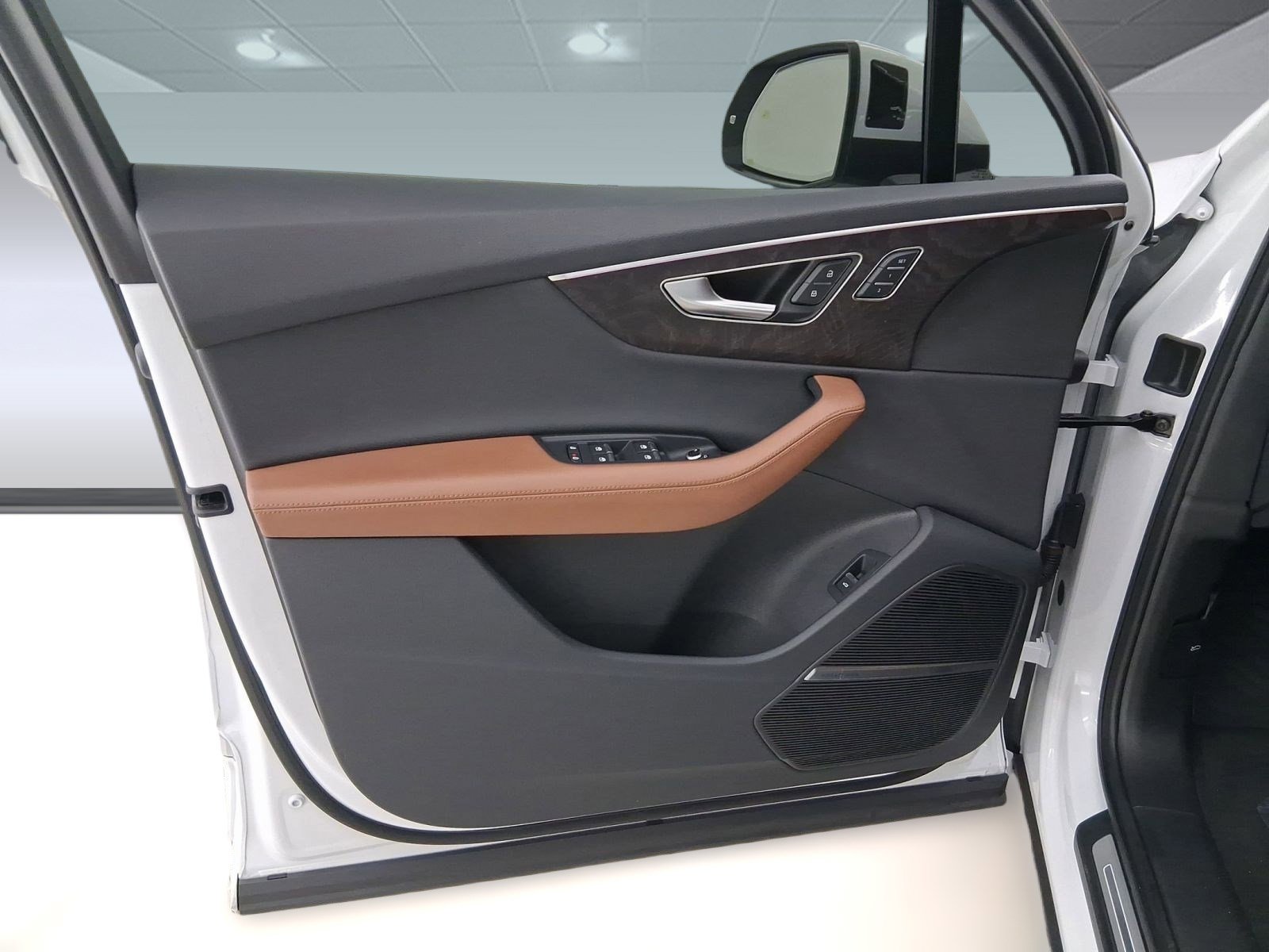 Certified 2024 Audi Q7 Premium Plus image 20