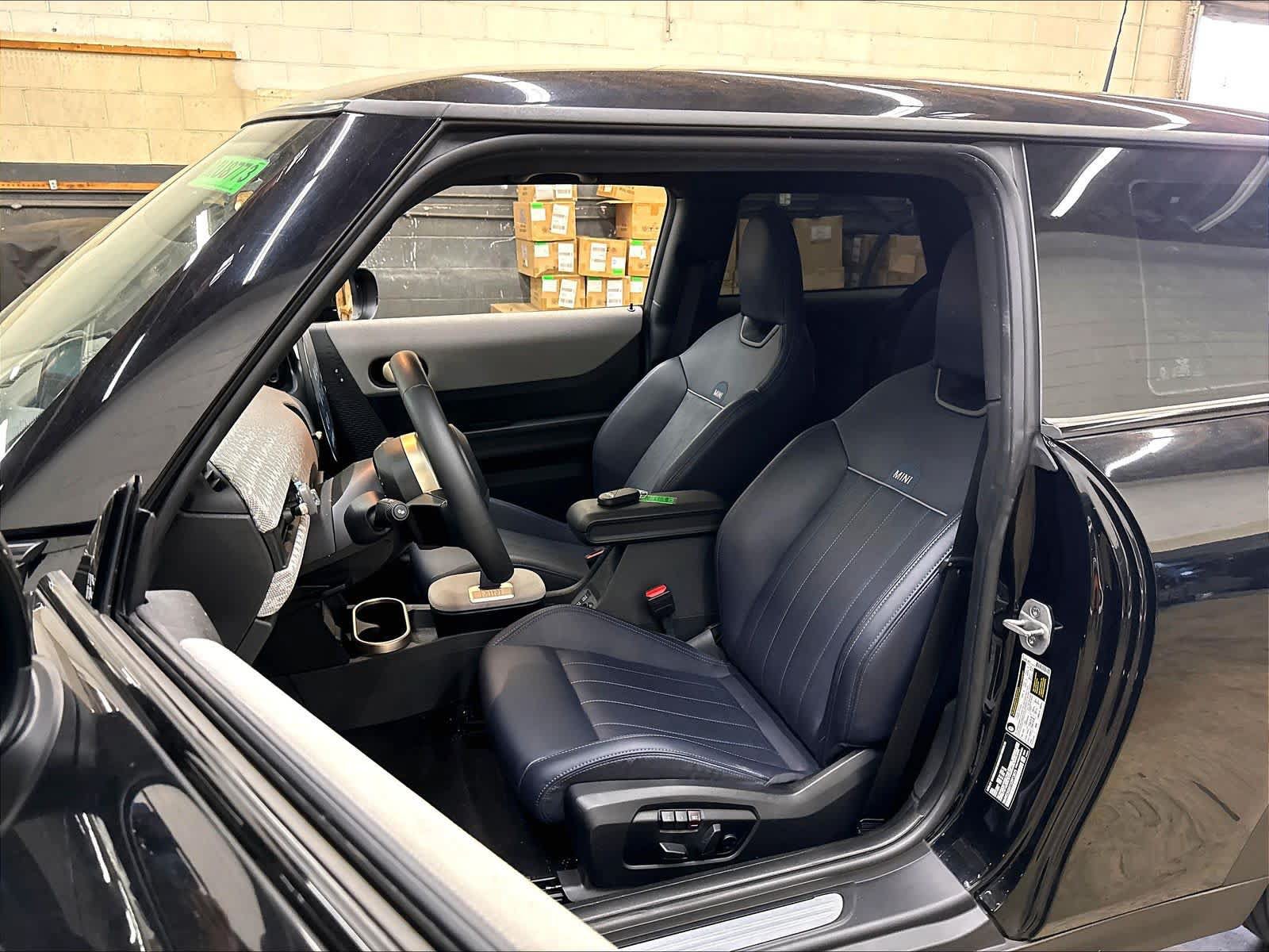 Used 2025 MINI Cooper S FWD image 27