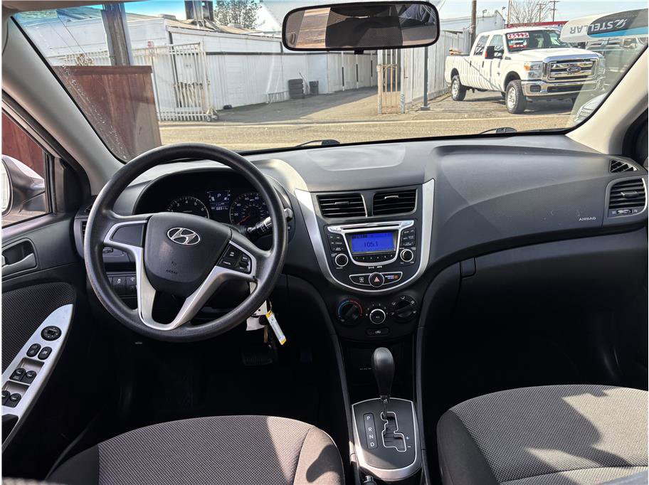 Used 2013 Hyundai Accent GS image 10