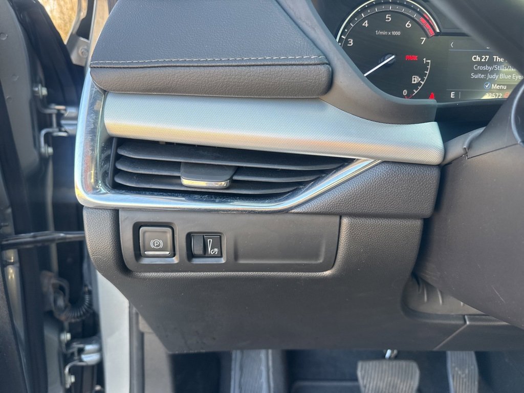 Used 2023 Cadillac XT4 Premium Luxury image 19