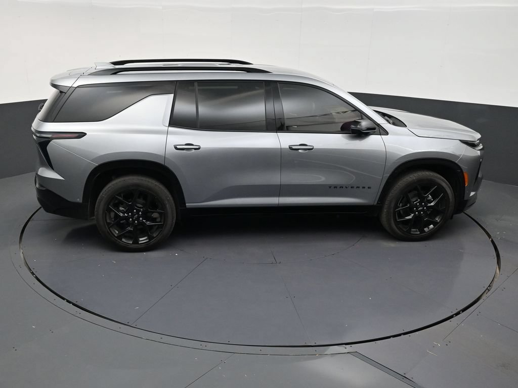 Used 2026 Chevrolet Traverse RS FWD image 18