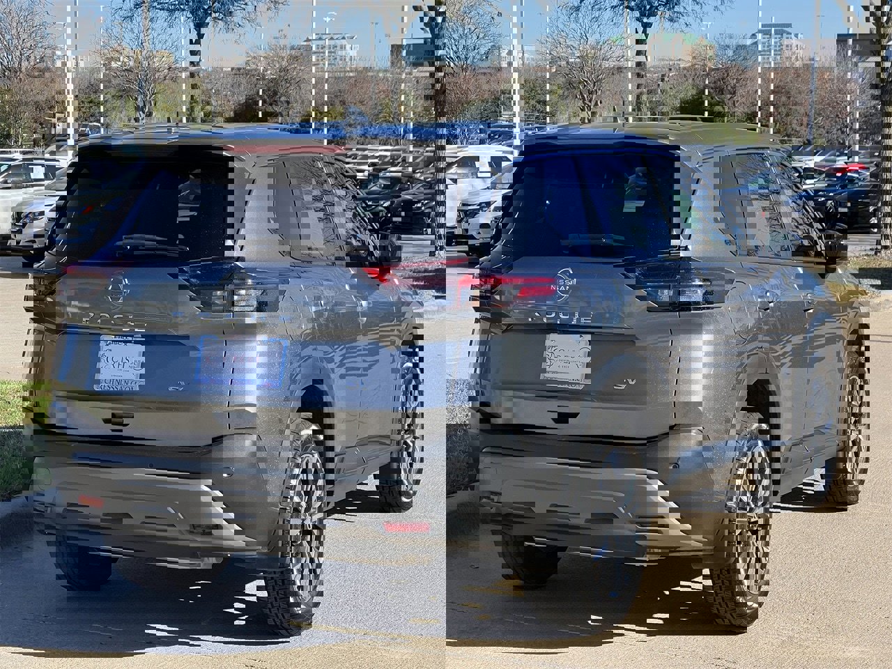 Certified 2023 Nissan Rogue SV image 4