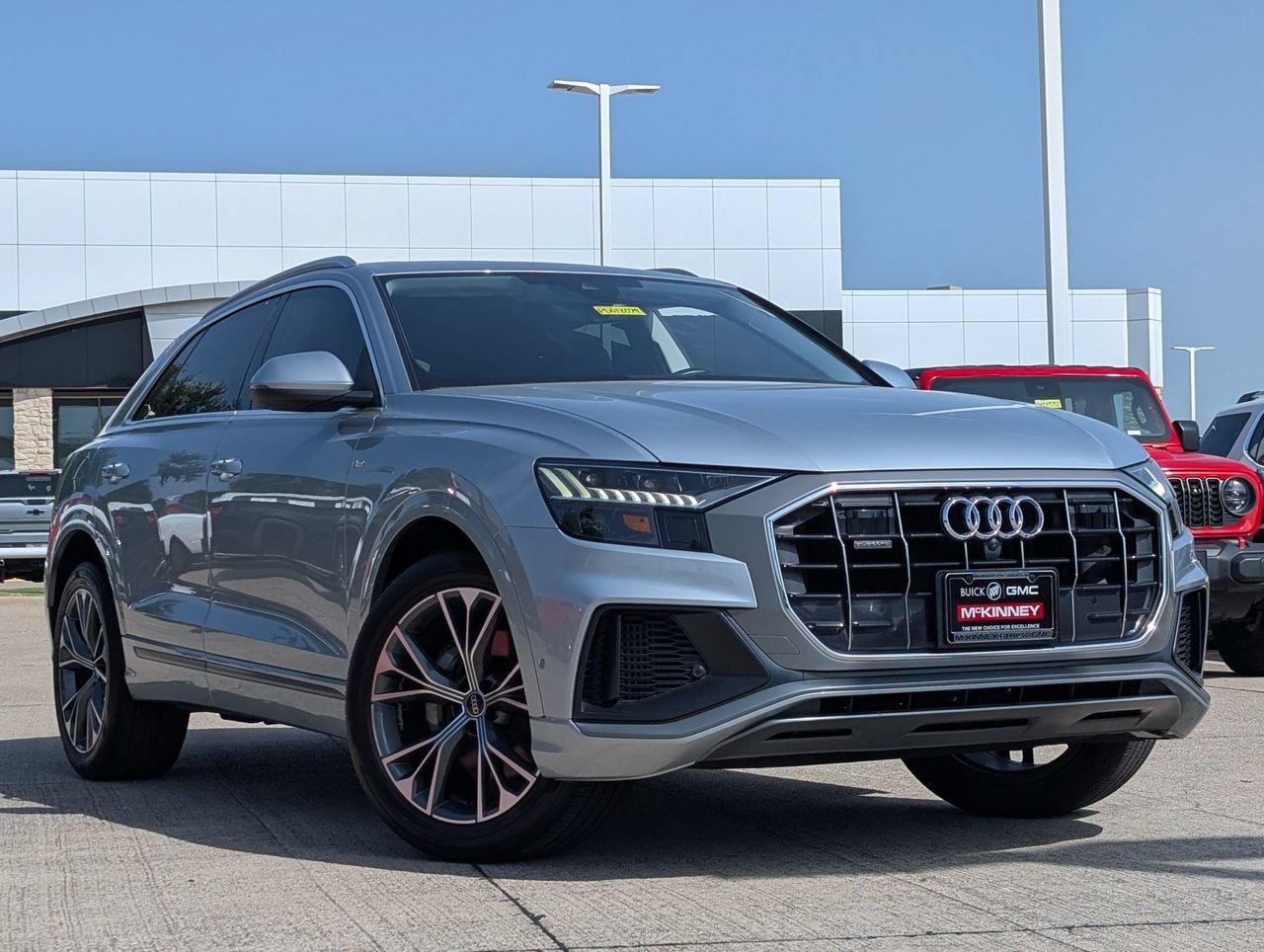 Used 2023 Audi Q8 Premium Plus w/ Premium Plus Package AWD/4WD image 2