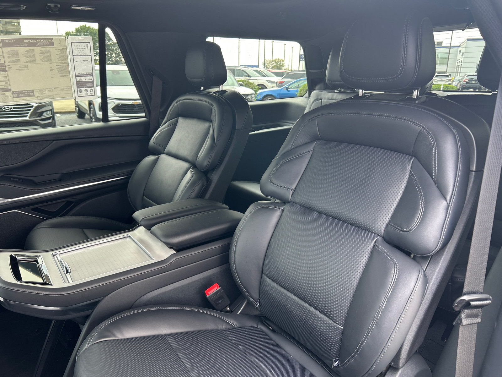 New 2027 Lincoln Navigator Reserve w/ Jet Appearance Package AWD/4WD image 30