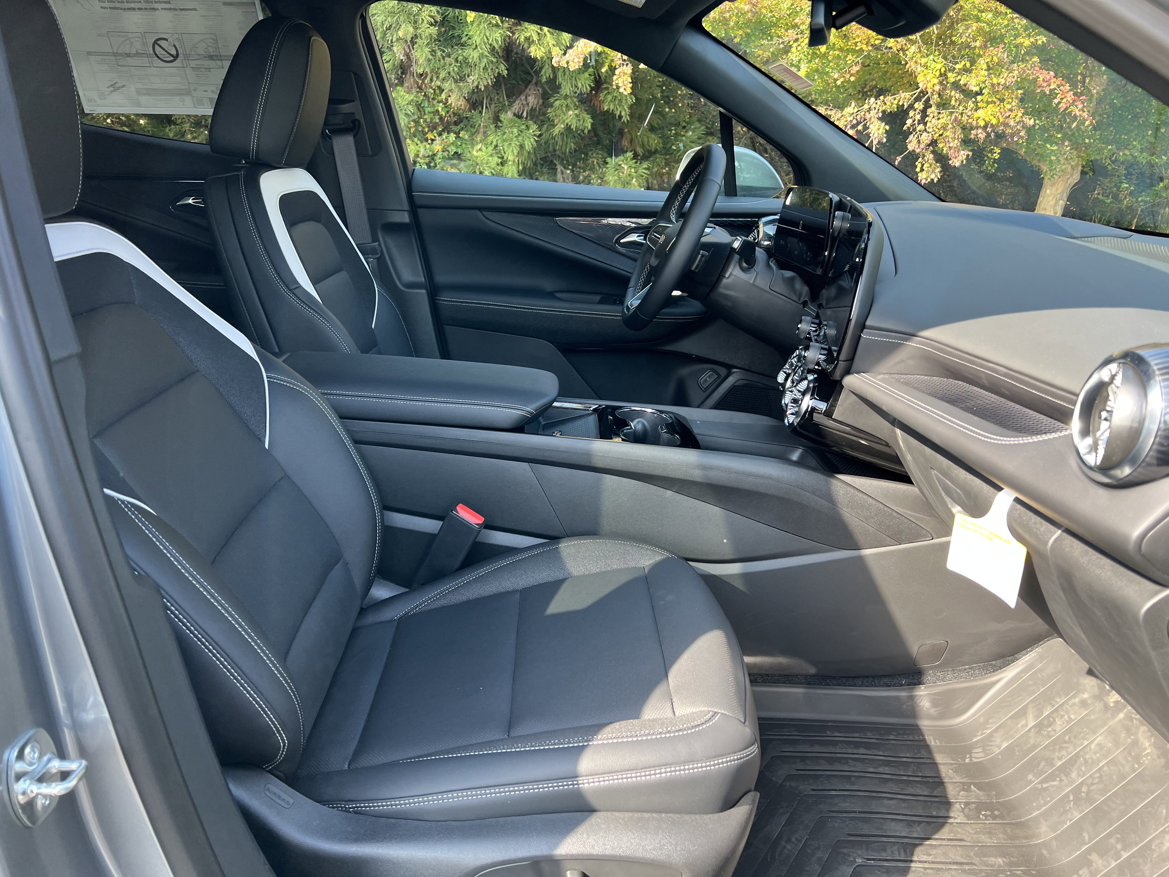 New 2025 Chevrolet Blazer EV LT image 31