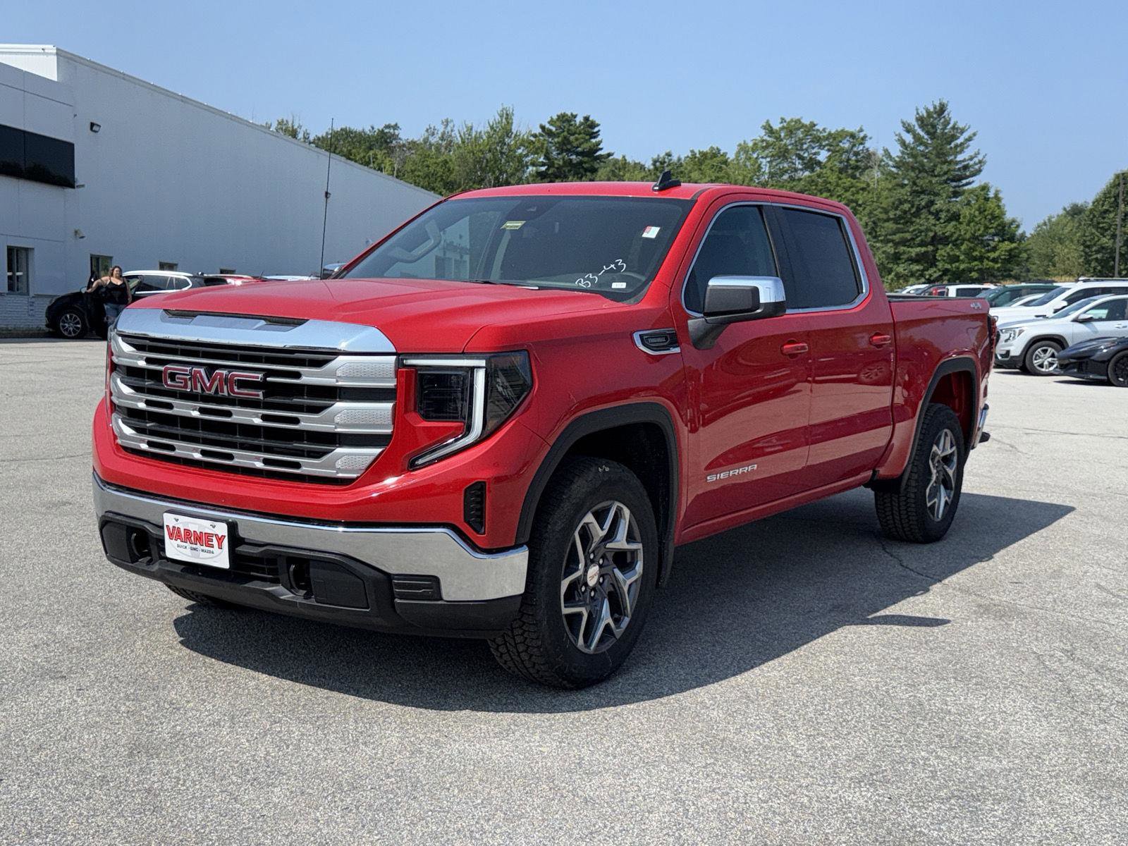 New 2025 GMC Sierra 1500 SLE image 1