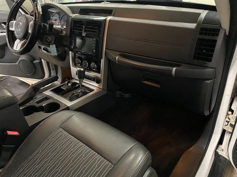 Used 2012 Jeep Liberty Arctic AWD/4WD image 18