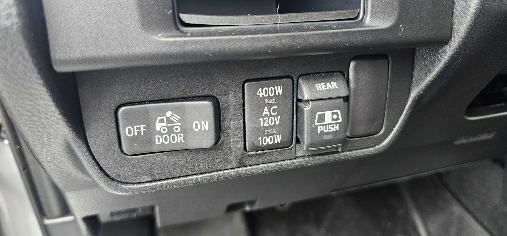 Used 2017 Toyota Tacoma Limited w/ Tow Package RWD image 16