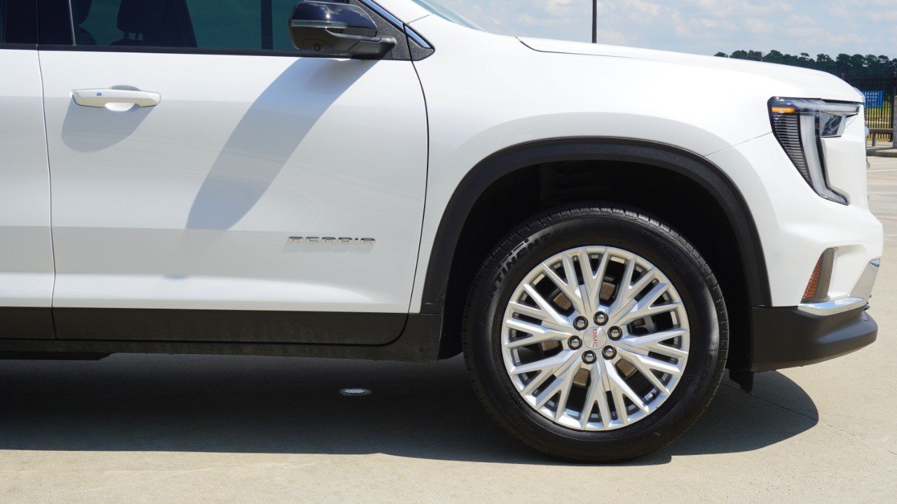 Used 2025 GMC Acadia Elevation w/ Elevation Premium Package FWD image 9