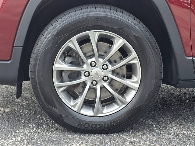 Certified 2020 Jeep Cherokee Latitude Plus w/ Cold Weather Group AWD/4WD image 8